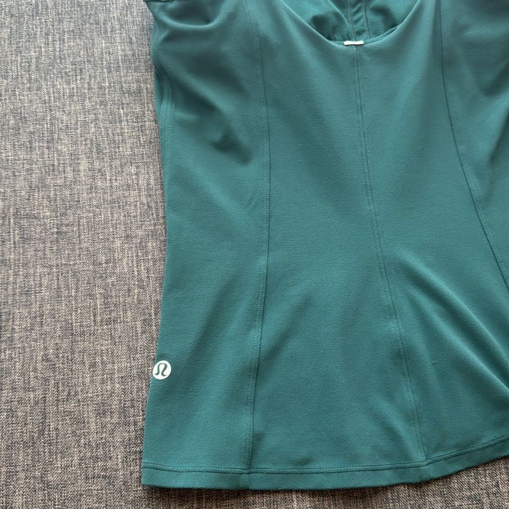 Lululemon Hugged & Held Tank
Royal Emerald Size 8 - Picture 10 of 11